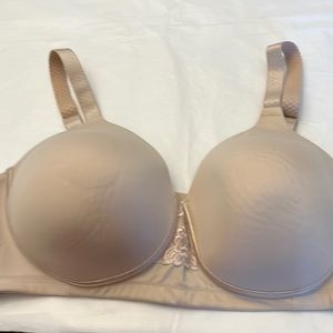 Vanity Fair Beige Bra size 42C